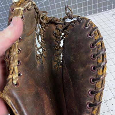 Vintage Rawlings First Base Mitt