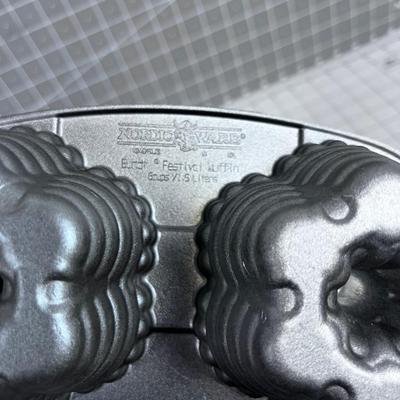 NORDIC WARE BUNDT Festival Muffin Pan  