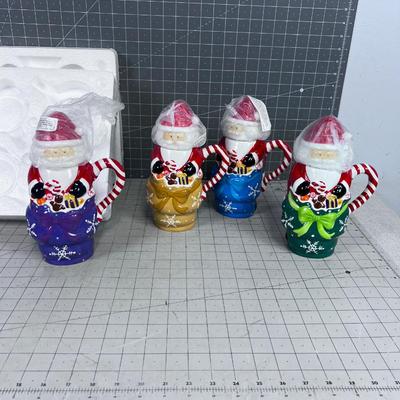 (4) with A Lid, BRAND NEW Box titled SANTA CLAUS Mugs 