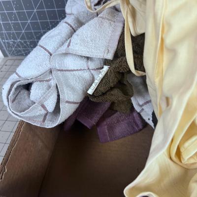 Tray of Dishcloths and Towels MICRO FIBER 