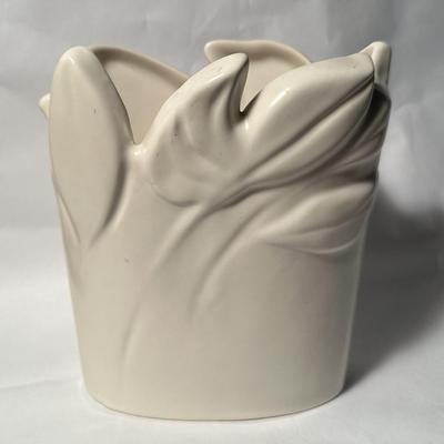 california WEST COAST POTTERY VASE 117 matte white
