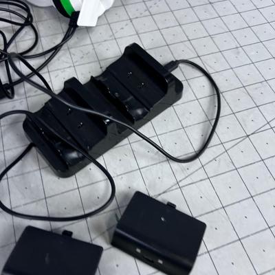 Mixed Lot of Electronics; Head Set, Mouse, Charges etc.