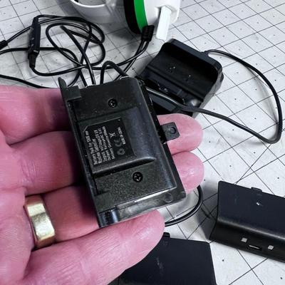 Mixed Lot of Electronics; Head Set, Mouse, Charges etc.