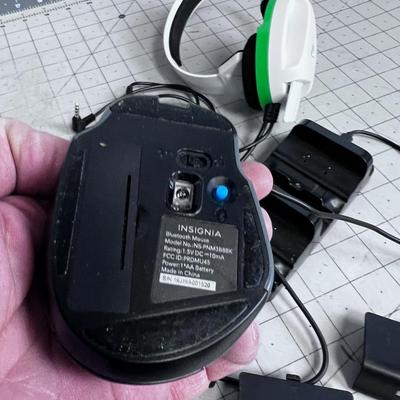 Mixed Lot of Electronics; Head Set, Mouse, Charges etc.