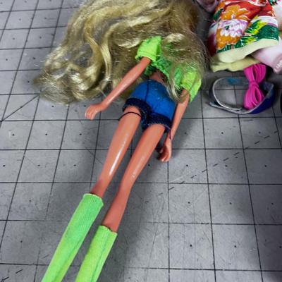Vintage Mixed lot of DOLLS; 2 Asian, A Barbie and a Copycat Barbie