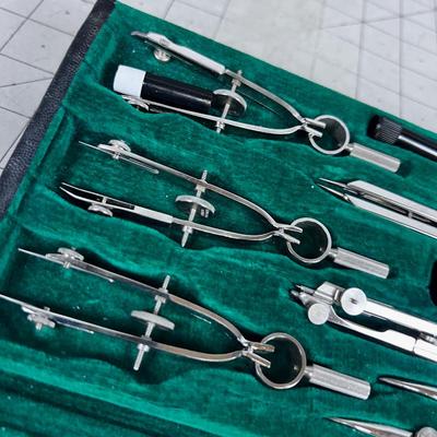 BEAR Brand Drafting Set 