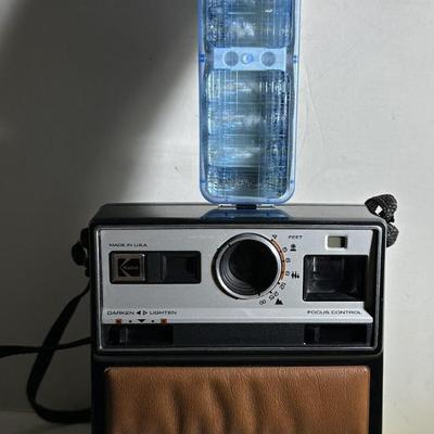 vintage KODAK COLOR BURST 100 INSTANT FILM CAMERA 
