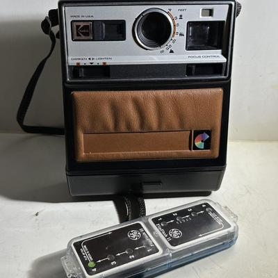 vintage KODAK COLOR BURST 100 INSTANT FILM CAMERA 