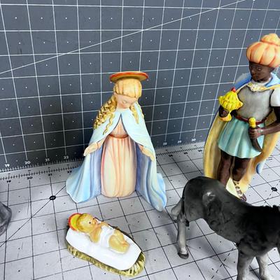 RARE!~GOEBEL HUMMEL PARTIAL NATIVITY SET 