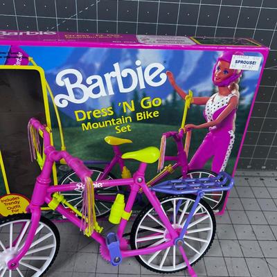 Barbie Dress & Go Mountain Bike Set, with 2 helmets 