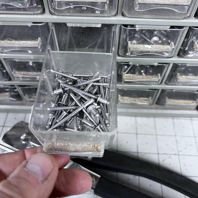 Pop Rivet Gun with All Kinds of Rivets