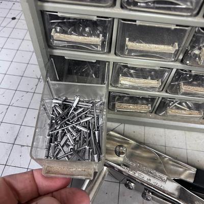 Pop Rivet Gun with All Kinds of Rivets