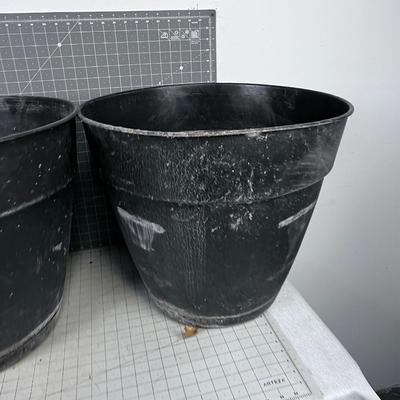 2 Plastic Planters  Extra Large Black 