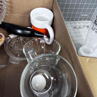 Large Lot of Kitchen Stuff MIXED New and Old
