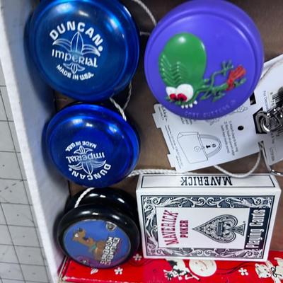 Vintage Toys Lot; Yoyo, Gnomes, etc.