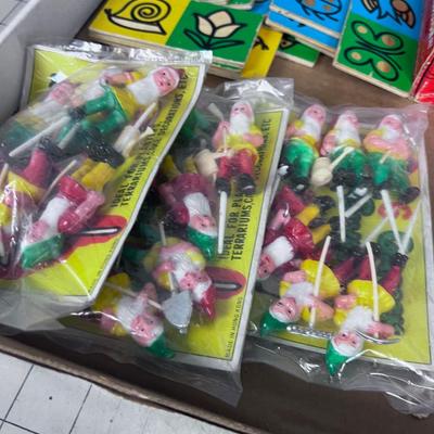 Vintage Toys Lot; Yoyo, Gnomes, etc.