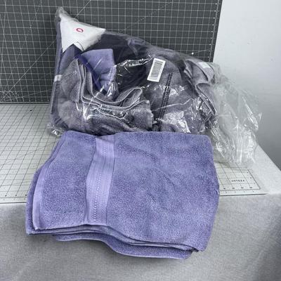 Large Lot of PURPLE Towels, NICE! 