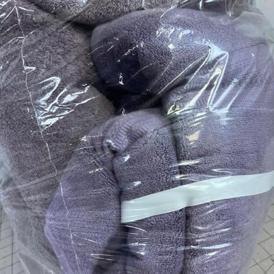 Large Lot of PURPLE Towels, NICE! 