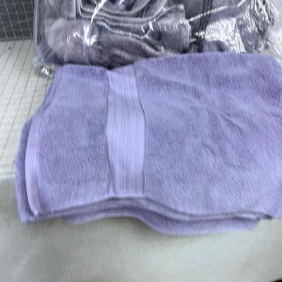 Large Lot of PURPLE Towels, NICE! 