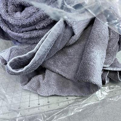 Large Lot of PURPLE Towels, NICE! 