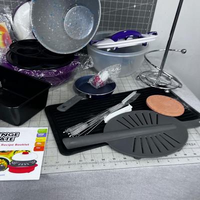 Big SUPER Lot of NEW Storage and Slicer items
