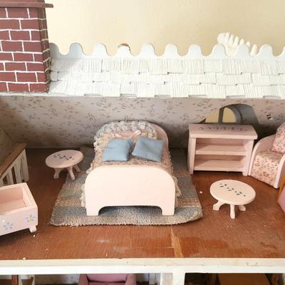 Pink Dollhouse with Furniture