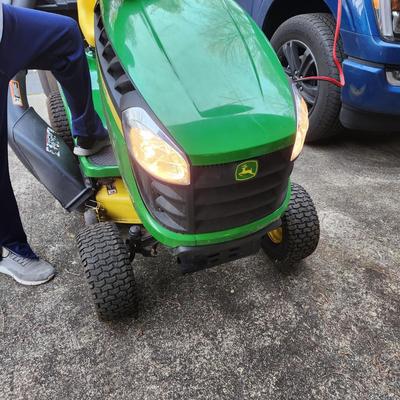 John Deere D100 Lawn Tractor Mower w Bagger Hopper/Chute, Utility Cart, Snow Blade & Weights