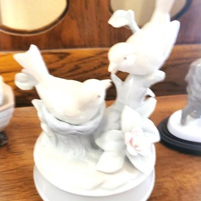 5 Porcelain Figurine Lot