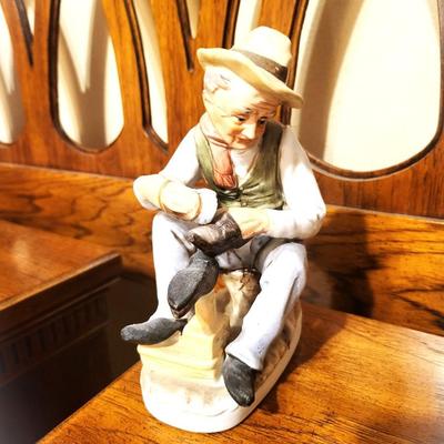 8 Porcelain Figurine Lot