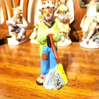 8 Porcelain Figurine Lot