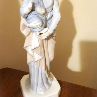 7 Porcelian Figurine Lot