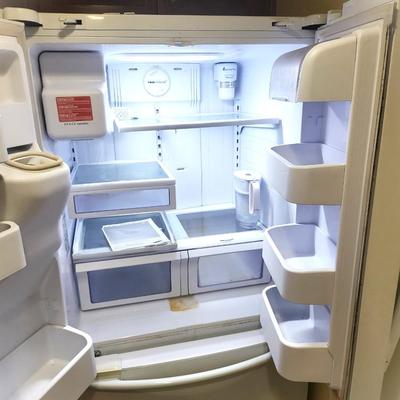 Samsung Refrigerator, Model RF26XAEWP