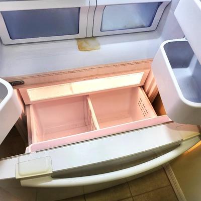 Samsung Refrigerator, Model RF26XAEWP