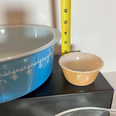 Large Vintage & Contemp. Pyrex Lot