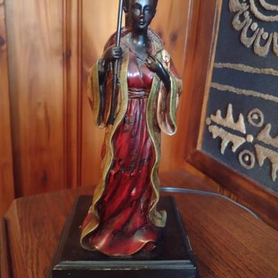 Vintage Resin Asian Woman with Double Umbrella Table Lamp