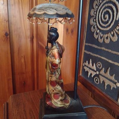 Vintage Resin Asian Woman with Double Umbrella Table Lamp