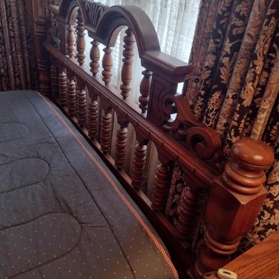 Link-Taylor Turned Wood Spindle Full Size Headboard Bed Frame and Mattress Set