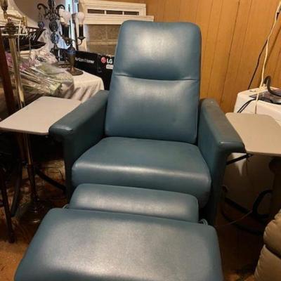 Rolling Champion Comfy Many position Reclining Chair
Tables fold down  Only $77