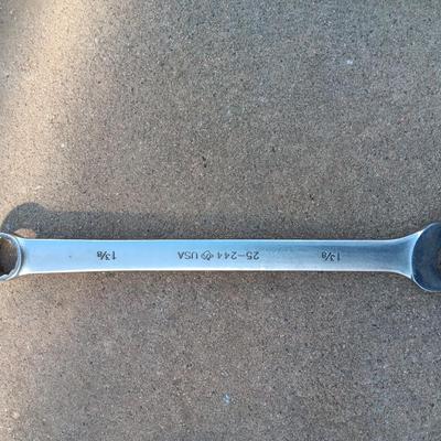 Big Armstrong Wrench 1 - 3/8