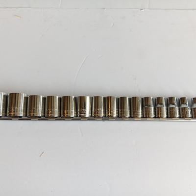 Craftsman socket set on socket organizing holder