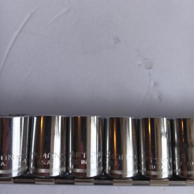 Craftsman socket set on socket organizing holder