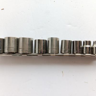 Craftsman socket set on socket organizing holder