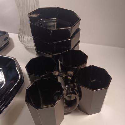 FRANCE Black octagon dish set with large flower vase
