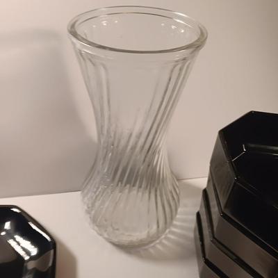 FRANCE Black octagon dish set with large flower vase