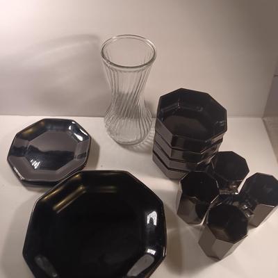 FRANCE Black octagon dish set with large flower vase