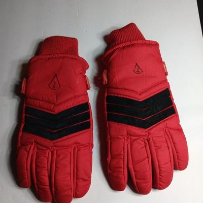 Two pairs of Men's size large winter gloves - Burton