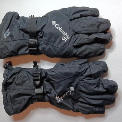 Two pairs of Men's size large winter gloves - snowboarding - Snowmobile gloves! Columbia