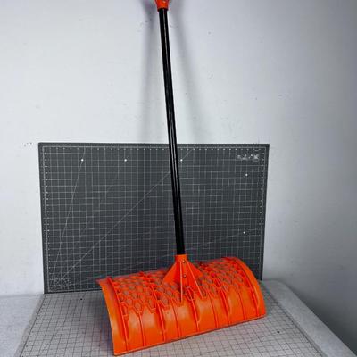 Snow Pusher / Shovel 