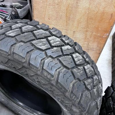 2 Large Tires BIG O LT275/70R18 