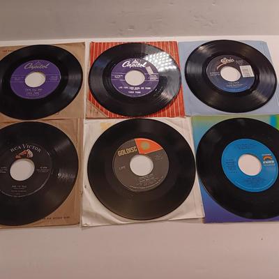 Vinyl albums - 45 records - Porter Wagner - The Whites - Jerry Wallace - and more 45's